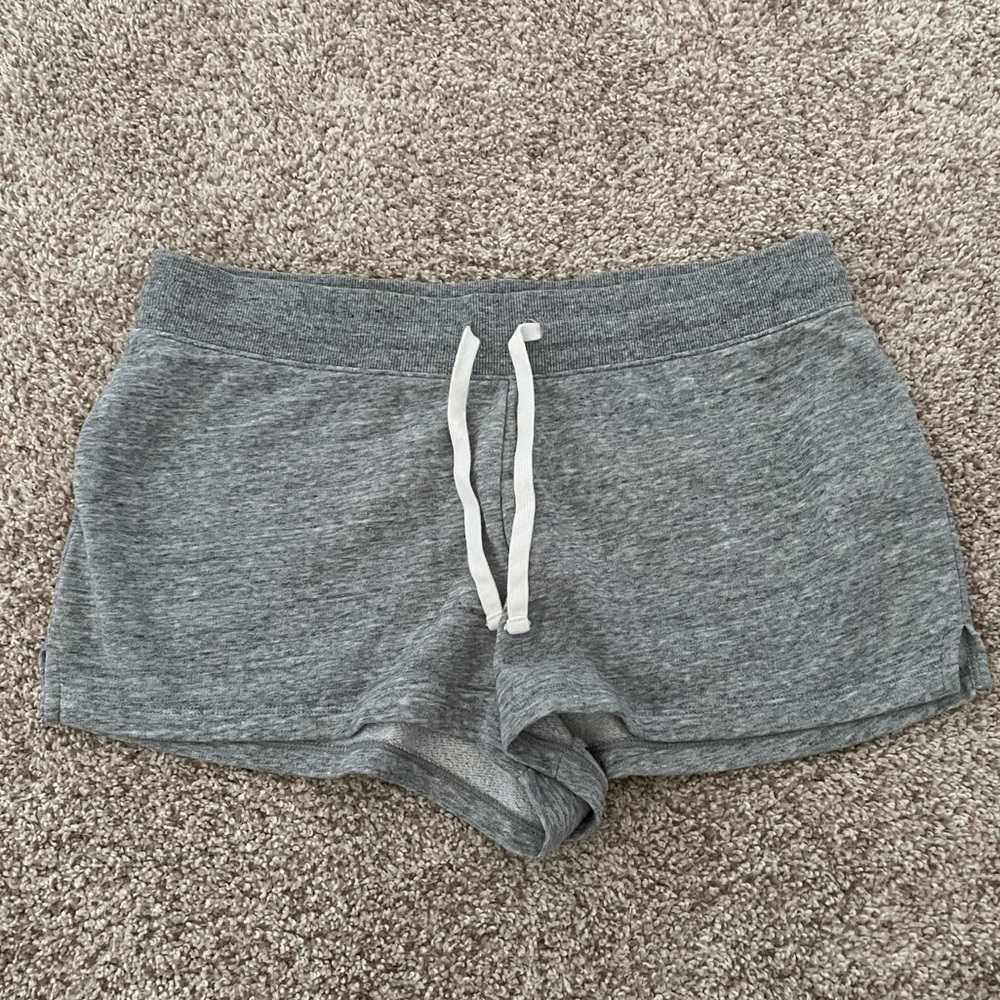 📦 🚚 EVERYTHING MUST GO! Old Navy Sweatshorts | M